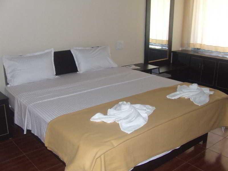 Pleasure Beach Resort Morjim Extérieur photo