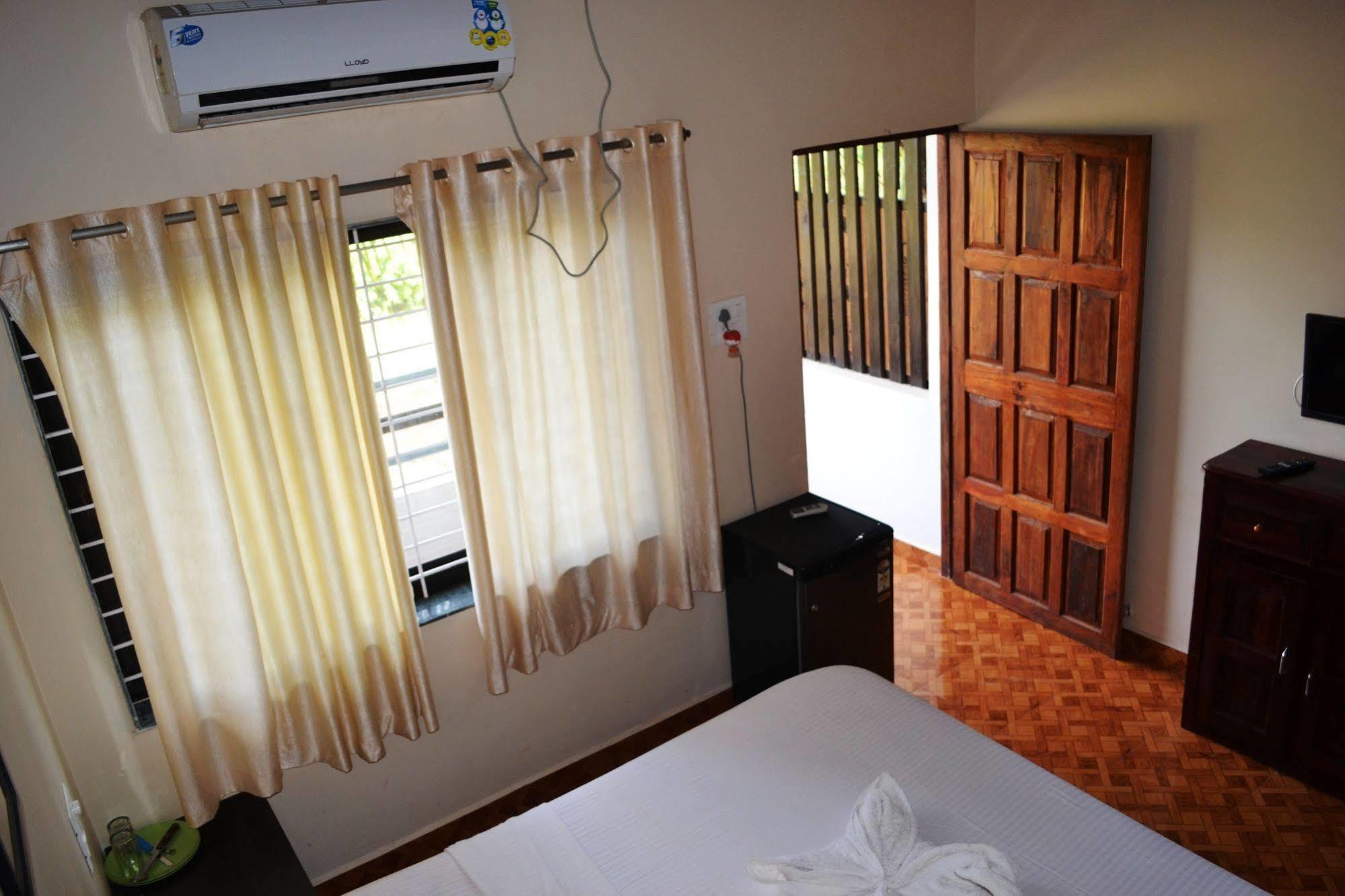 Pleasure Beach Resort Morjim Extérieur photo